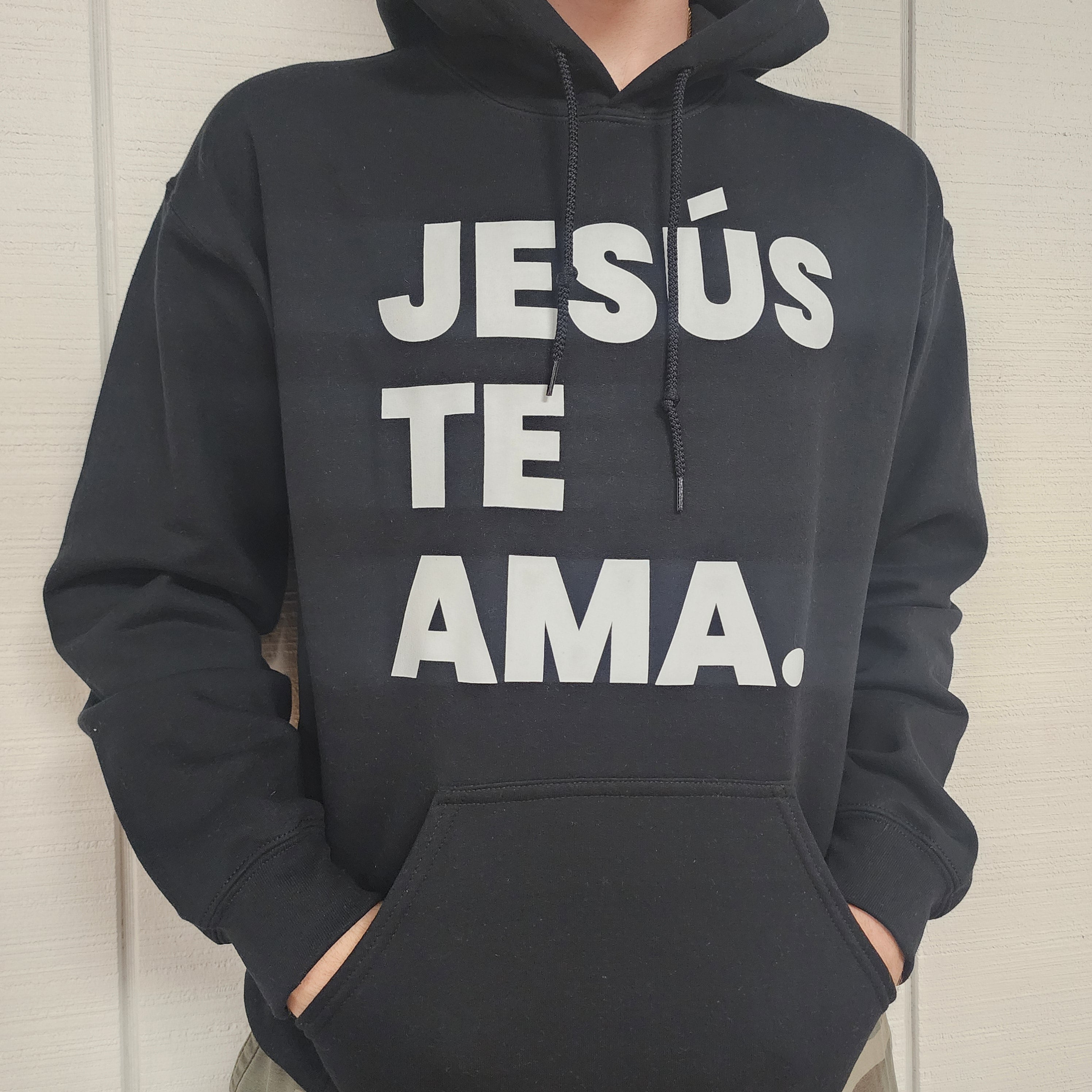 Jesus Te Ama Hoodie (Black)